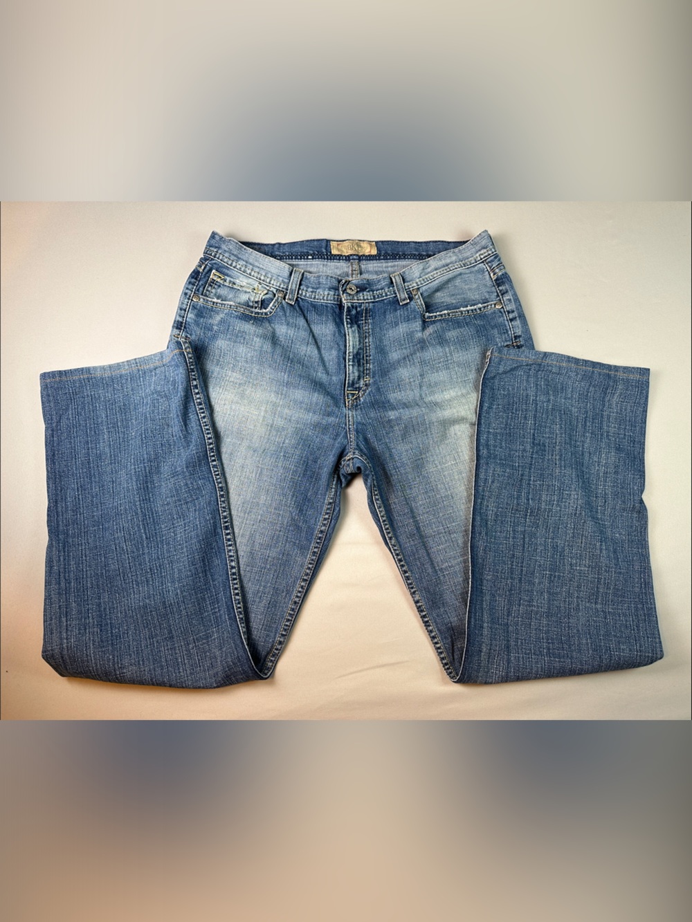 BKE Men’s Straight Leg Jeans Tyler 33x32 Medium Blue Wash Hemmed